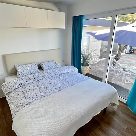 Villa Beachfront Melata With Sauna & Seaview Molat