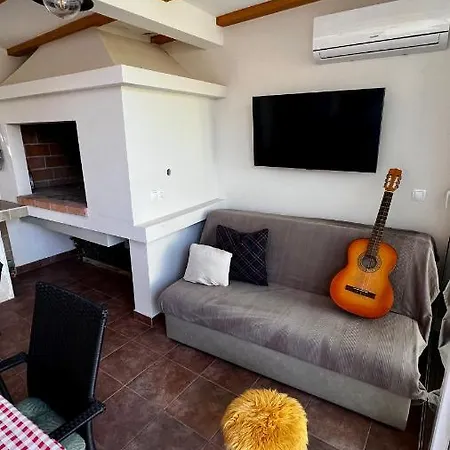 Beachfront Melata With Sauna & Seaview *