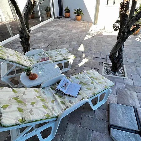 Beachfront Melata With Sauna & Seaview *