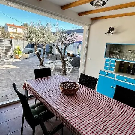 Beachfront Melata With Sauna & Seaview * Molat