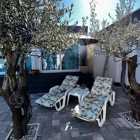 Villa Beachfront Melata With Sauna & Seaview *